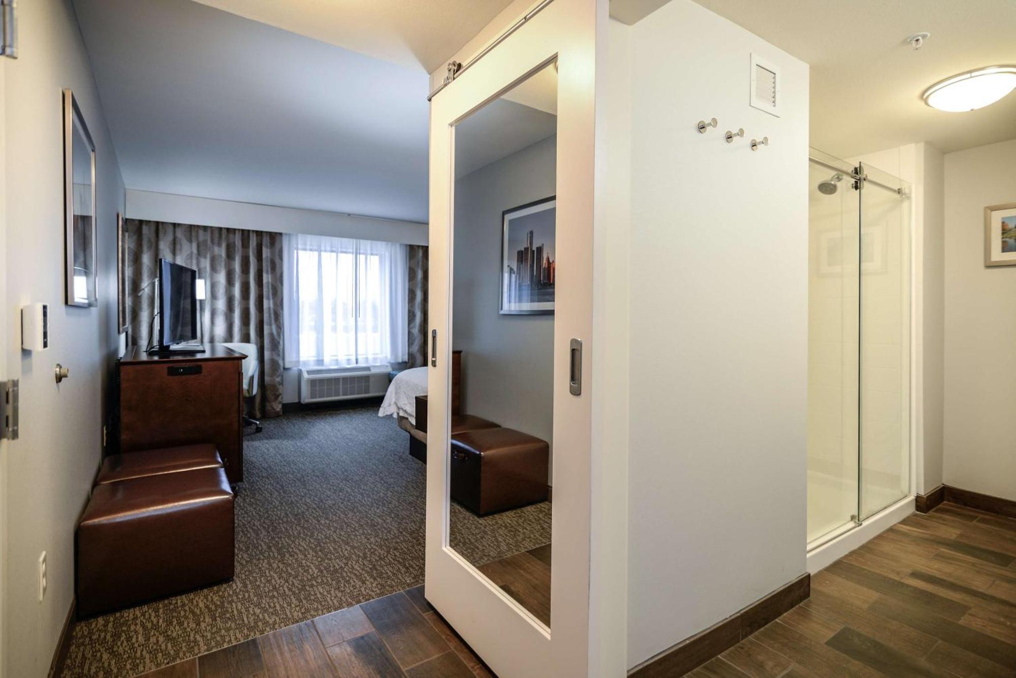 Hampton Inn Brighton Mi Zewnętrze zdjęcie