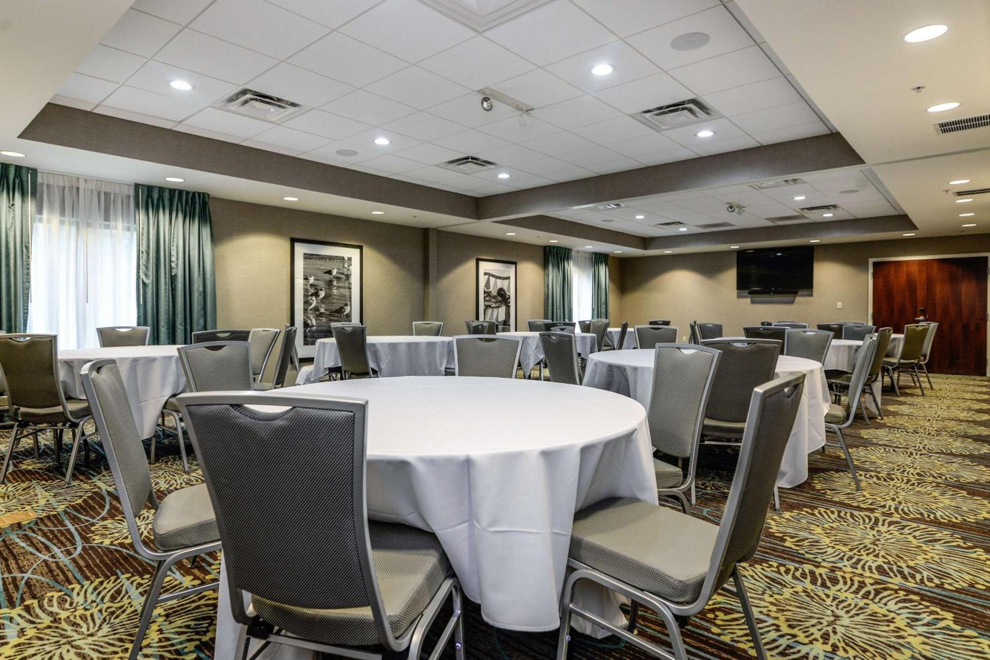 Hampton Inn Brighton Mi Zewnętrze zdjęcie