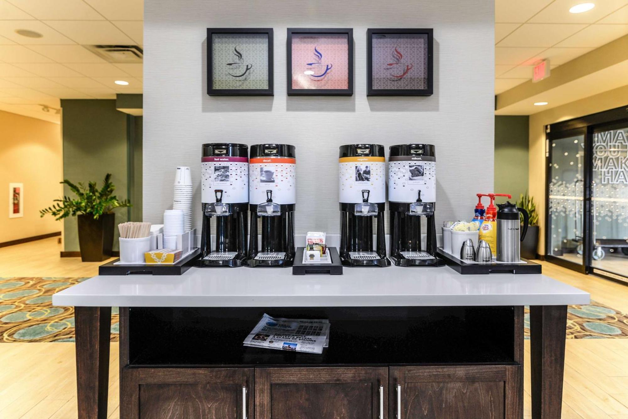 Hampton Inn Brighton Mi Zewnętrze zdjęcie