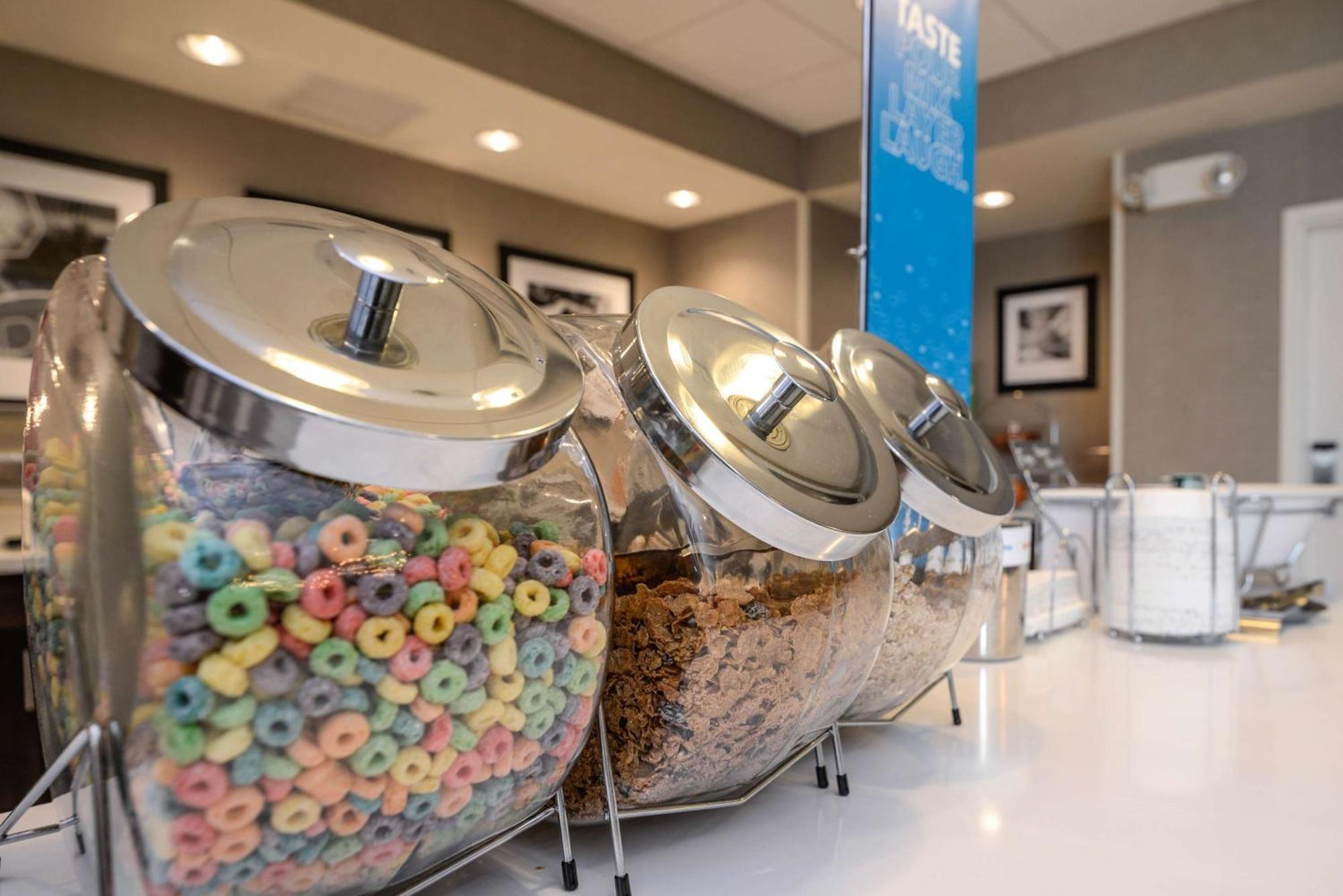 Hampton Inn Brighton Mi Zewnętrze zdjęcie