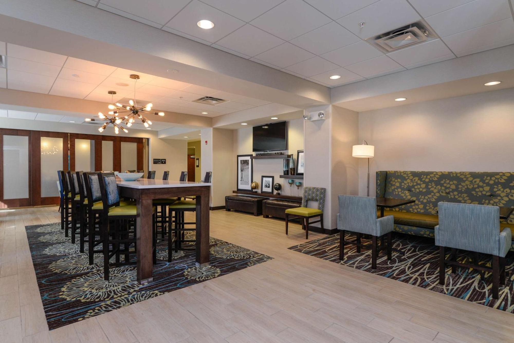Hampton Inn Brighton Mi Zewnętrze zdjęcie