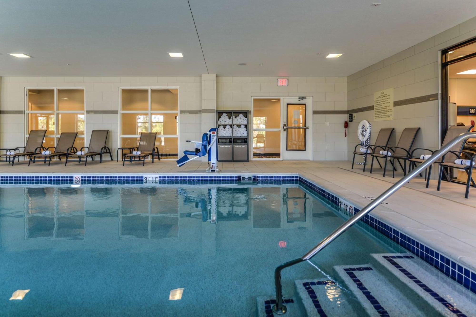 Hampton Inn Brighton Mi Zewnętrze zdjęcie