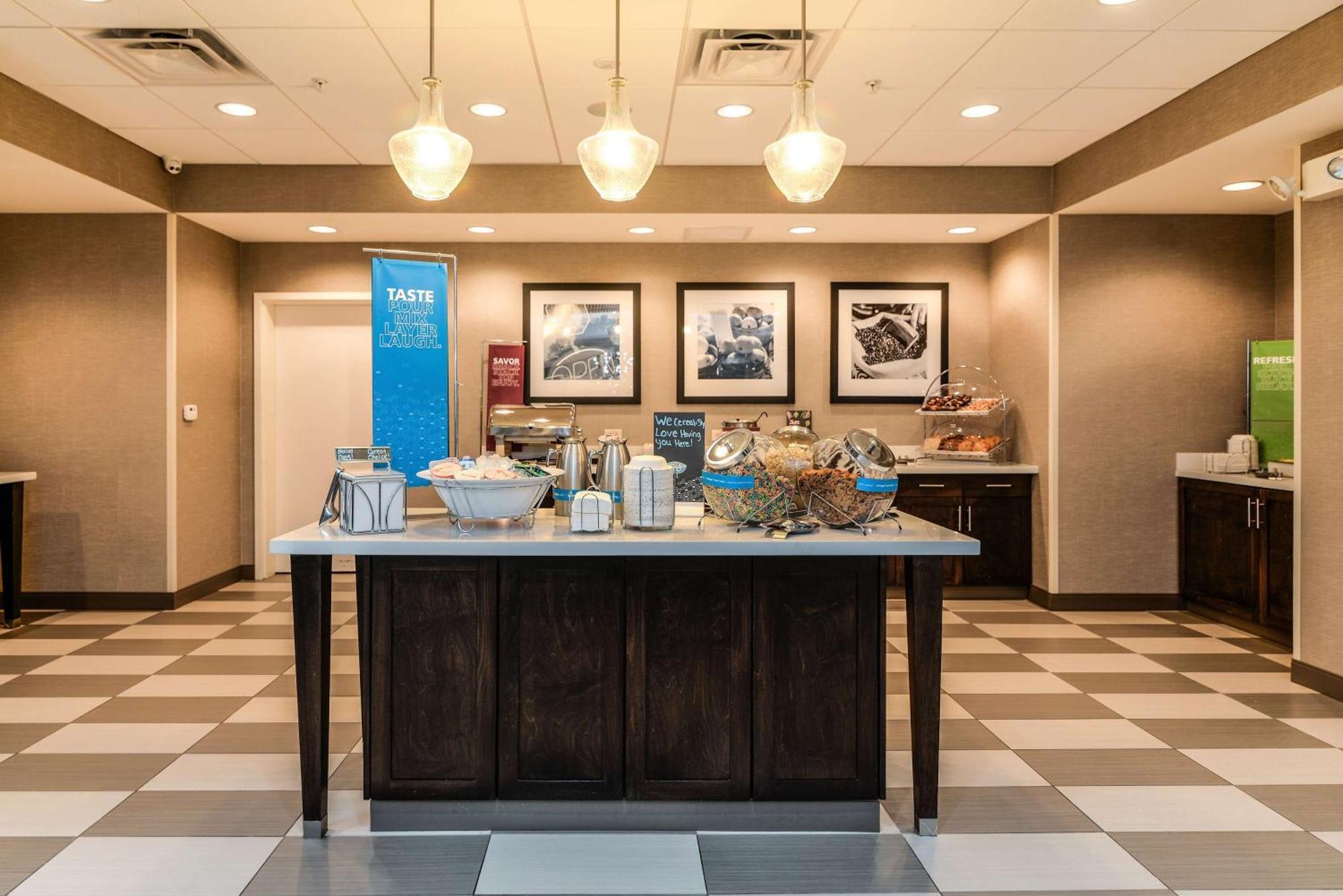 Hampton Inn Brighton Mi Zewnętrze zdjęcie